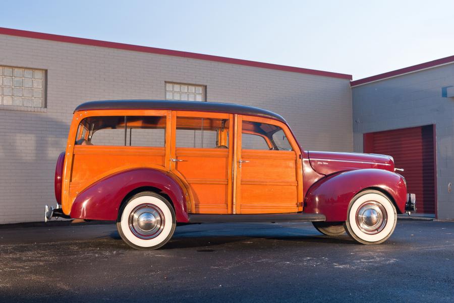  Ford DeLuxe Station Wagon 1940 года  (фото 22 из 36)